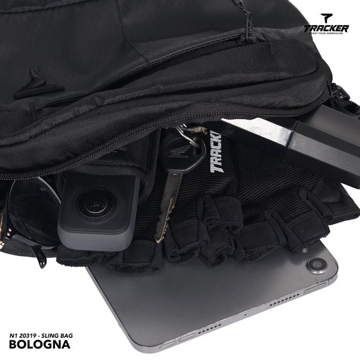 Tas Selempang Pria Tracker Bologna