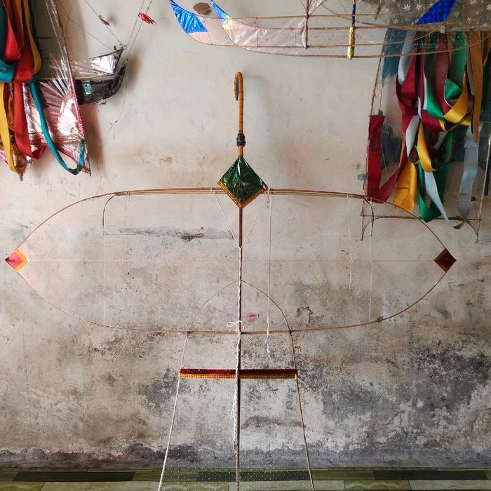 layangan dan pitu-pitu satu set