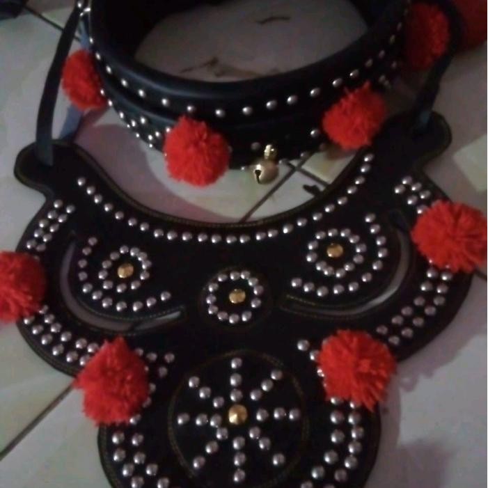 gongseng domba garut atau kalung domba pake dasi tampa lonceng