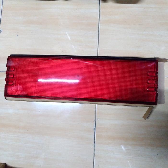 PARTS IMITASI REFLEKTOR BELAKANG FORD LASER / 323 TRENDY OK.