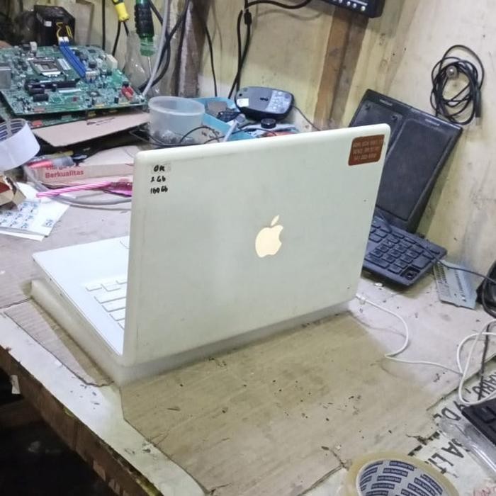 MacBook A1181 Battery Awet