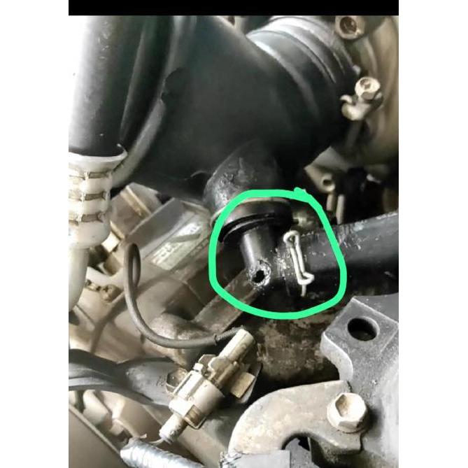 Pipa Sambungan Selang Filter Udara-Pipa Selang Hawa Innova Diesel 2Kd