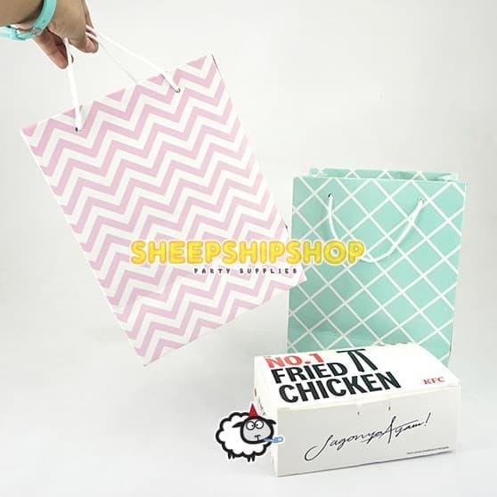 

+++++] TAS KERTAS BINGKISAN Nasi Box Ayam Goreng Goddie Bag Kantong Hadiah