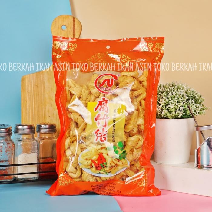 

Pilihan- Soybean Sheet Knot 300Gr / Kembang Tahu Pita