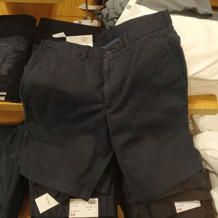 Uniqlo Men Celana Chino Pendek Original