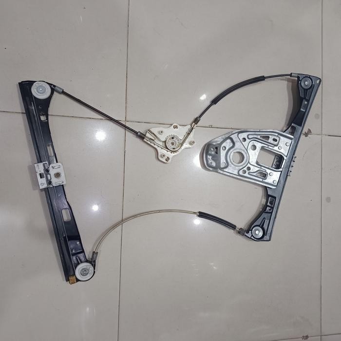 Regulator Power Window Depan Kanan Mercedes Benz W203 W202 A2037201846