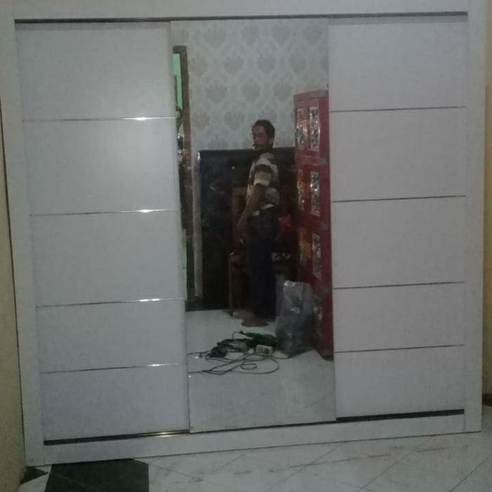 Lemari 3 pintu sleding 200x50x200HF 180