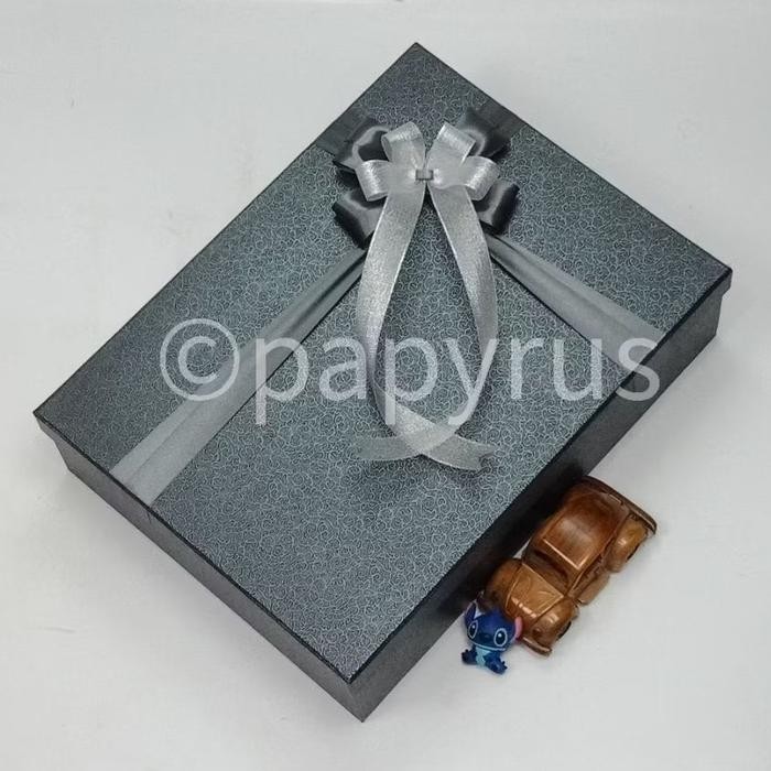 

Pilihan- Papyrus 30X40 Tinggi 10Cm Kotak Kado Gift Box V2