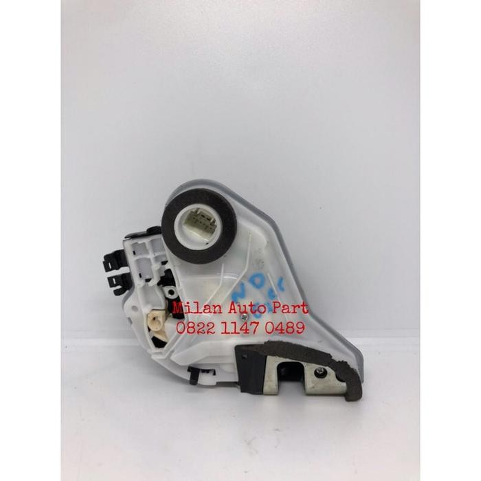 Door Lock pintu depan belakang Innova Reborn fortuner Vrz ORIGINAL