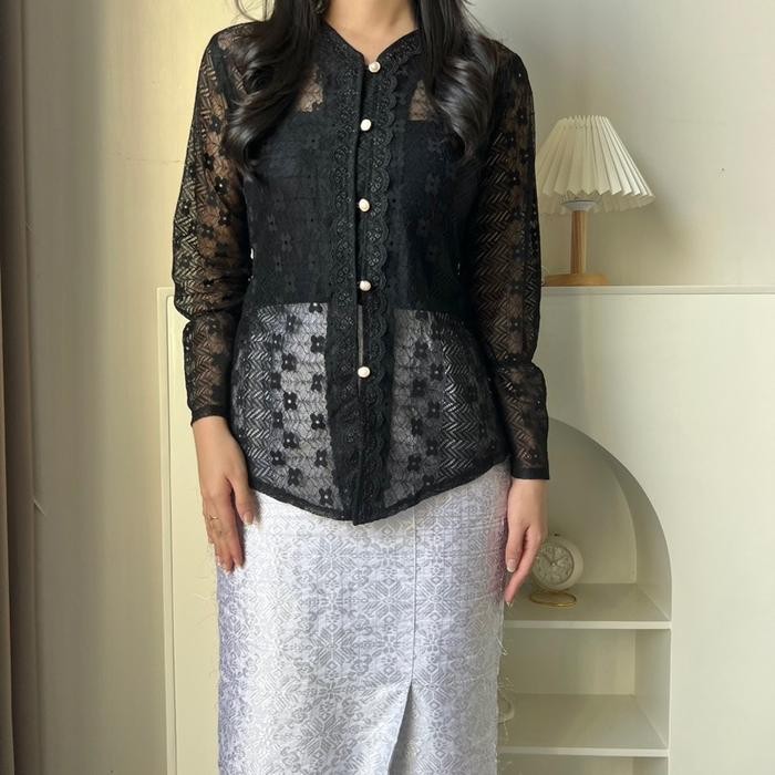 ASLI Hoolaqueen - Saras Kebaya - Kebaya Brukat Bali - Kebaya Simple - Outfit Kondangan Wanita Baju