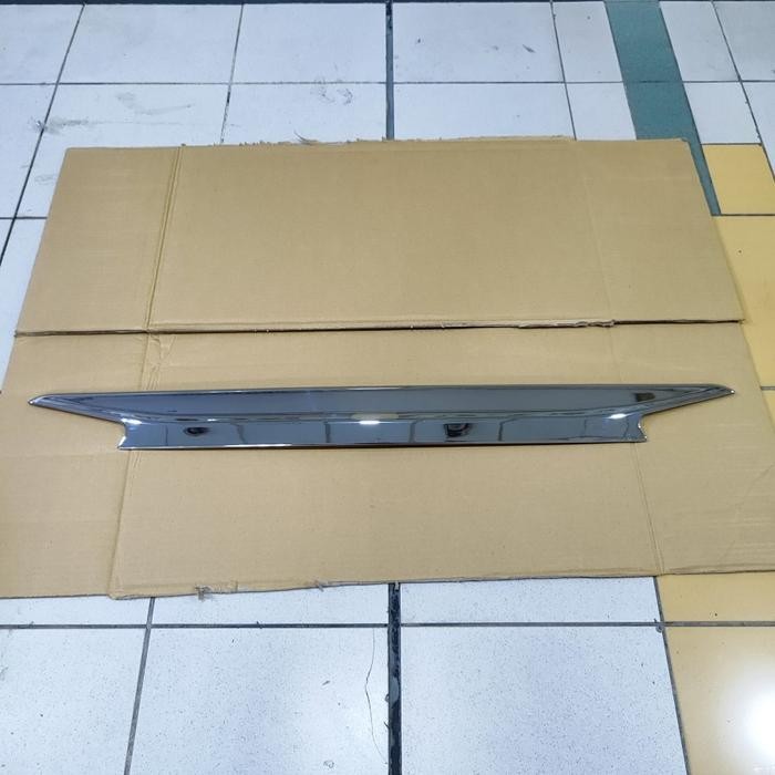 Terbatas Trunk Lid List Bagasi Pintu Belakang Mobil Grand Avanza Veloz / Xenia R 2016 2017 2018