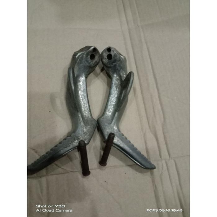 foot step dudukan step belakang Suzuki SkyDrive original