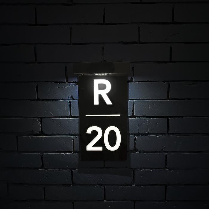 NEW Otello Nomor Rumah Acrylic LED Solar Cell Tahan Air Tanpa Baterai Tanpa Kabel Papan Rumah