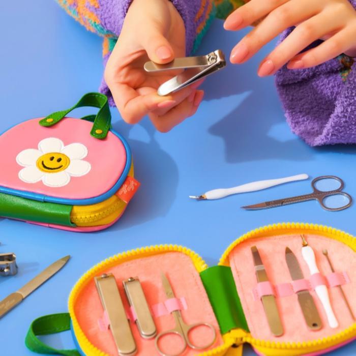 Wiggle Wiggle Nail Clipper Set - Smile We Love Pink Alat Meni Pedicure Set Lengkap Gunting Korea