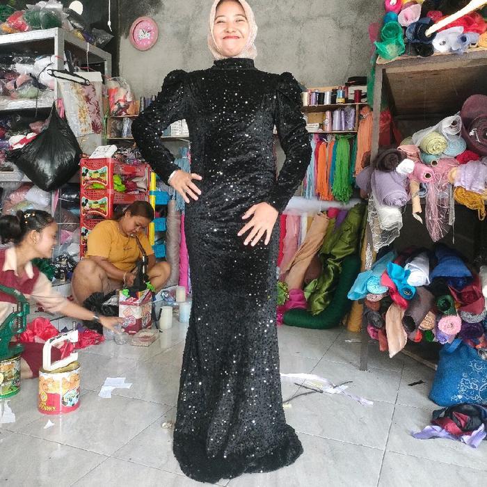 Longdress Bludru Squin Versi Hijab Depan Belakang Full Bludru - Hitam, S