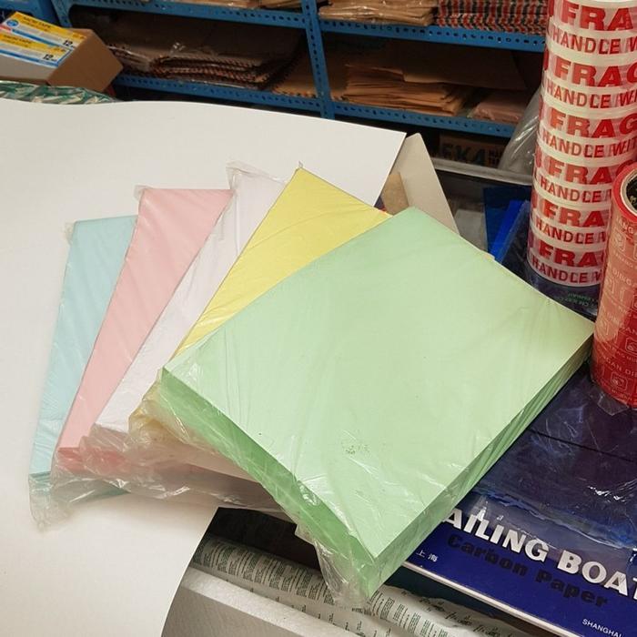 1 Rim Kertas Doorslag F4 Merah Hijau Kuning Biru Putih 21,5X33Cm - Isi 500 Lembar Terlaris