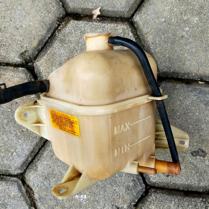 tabung air radiator trajet