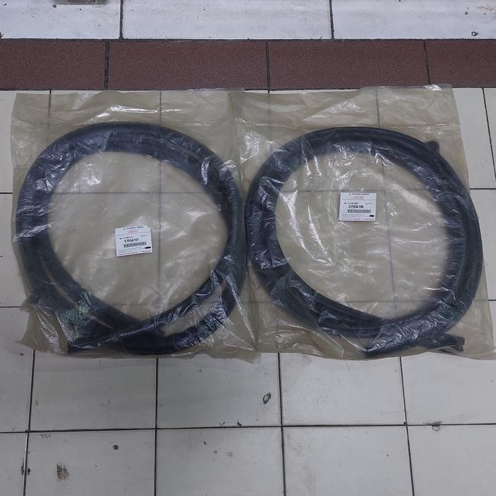 Jual Karet Body Pintu Belakang Asli Mitsubishi Pajero Sport