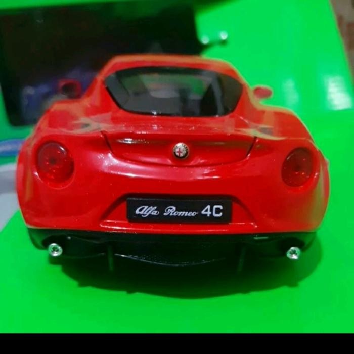 STOK TERBATAS  DIECAST WELLY SKALA 1:24 ALFA ROMEO 4C MERAH BARU BUKAN BEKAS KOMPLIT TERJANGKAU