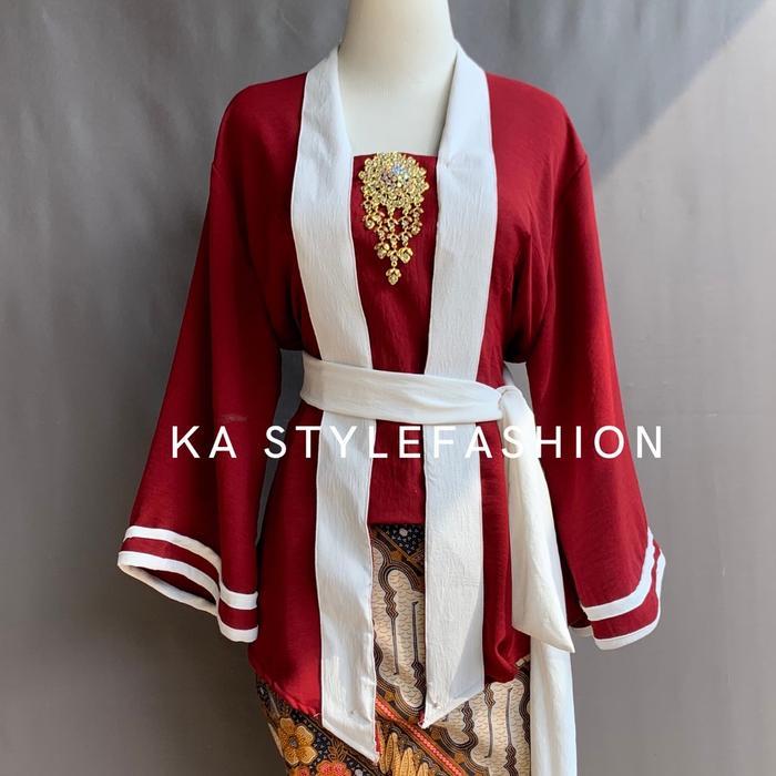 Kebaya KutuBaru Encim-Karnaval Merah Putih Polos Atasan Wanita Baju