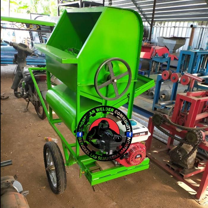 Mesin Perontok Padi Model Herek Dengam Sistem Kipas Blower Komplit Roda Kluthuk Komplit Penggerak