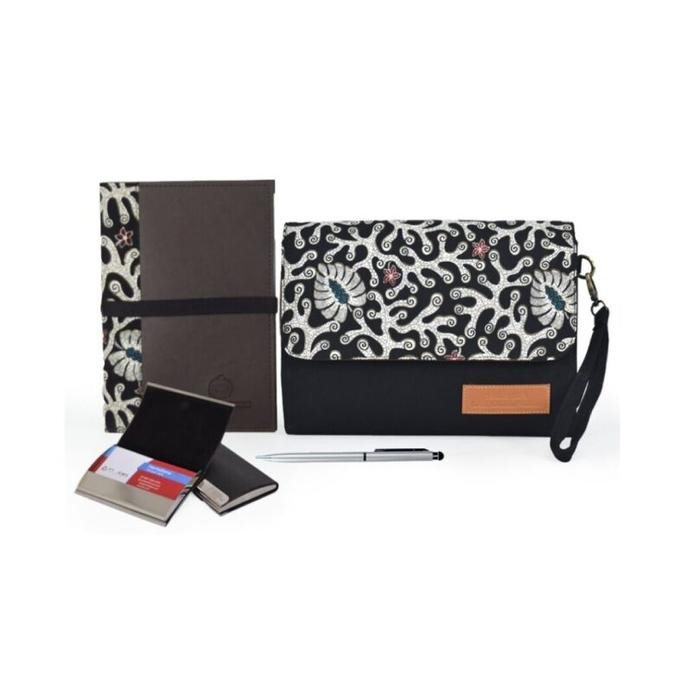 

Promo! Souvia - Paket Giftset Cortel Custom Buku Agenda Pouch Cardholder Pulpen
