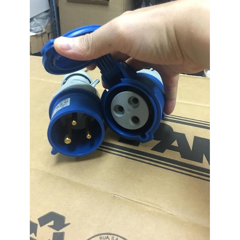 Legrand Industrial Plug 32A