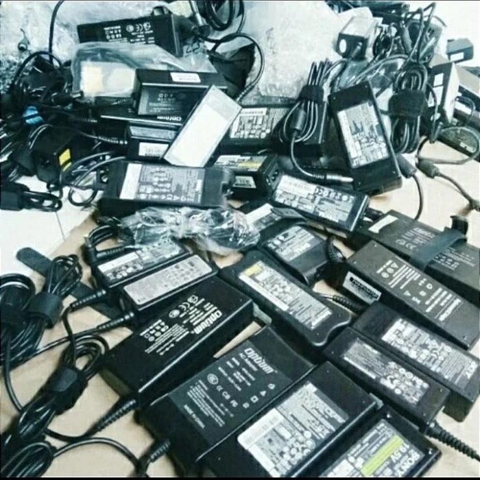BERBAGAI MACAM ADAPTOR LEPTOP KONDISI MATI HARGA MUARAH 18V / 19V