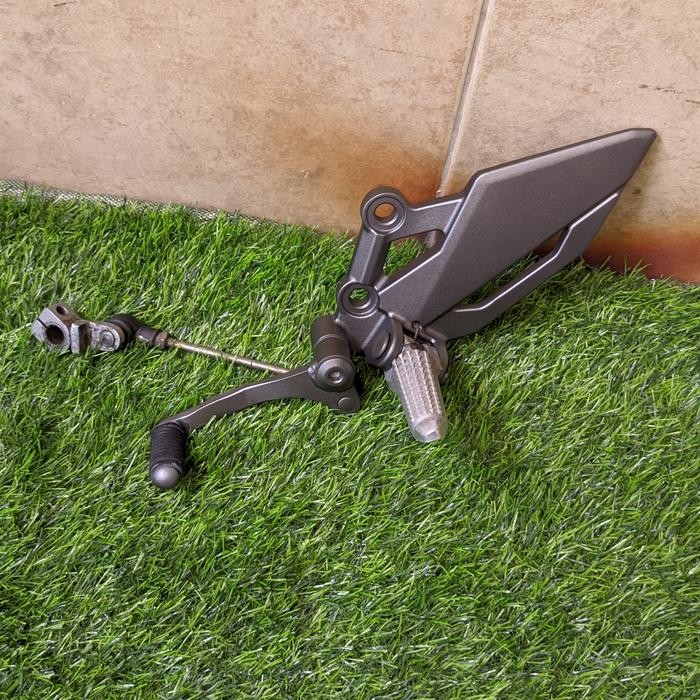 Footstep Postep Depan Ninja 250 Fi Original Kiri