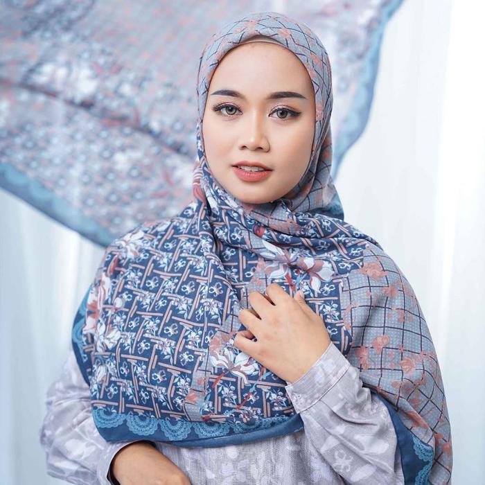 Restu Anggraini - Satarupa Scarf Printing Bunga Voal Ultrafine - Midnight