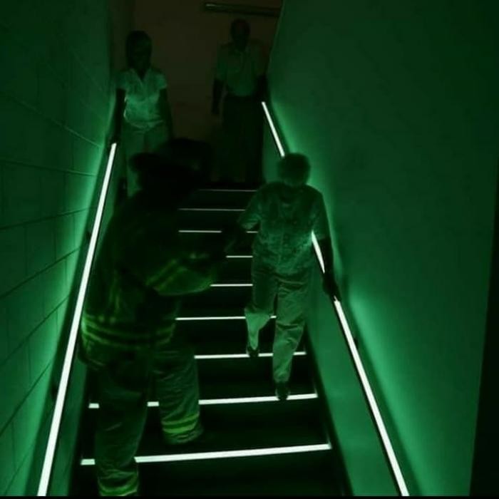 

Pilihan- Sticker Glow In The Dark Fosfor Hijau 2" X 1 Mtr