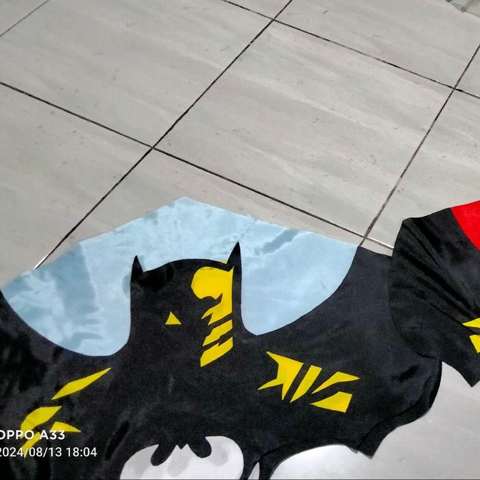 layangan kain motif Batman