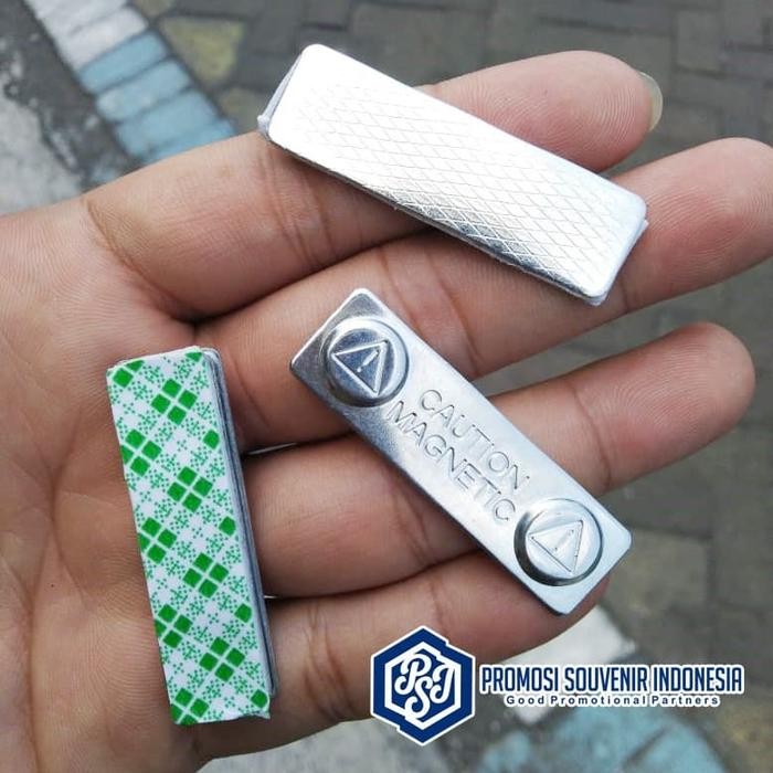 

New CAUTION Magnet Nama Dada Name Tag Nametag Pin Wing Papan Nama Grade A