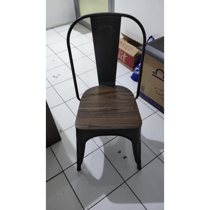 kursi bekas kursi kayu besi sesuai dengan foto barang nya