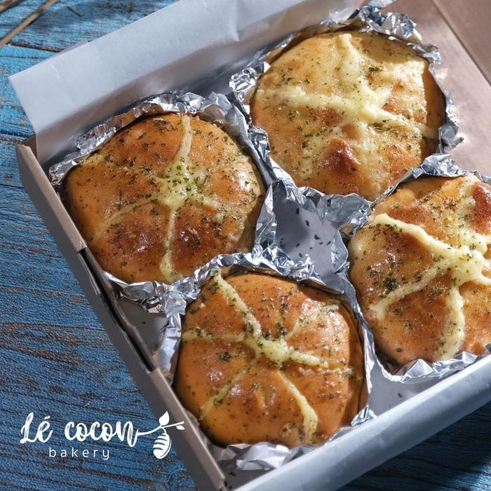 

KOREAN GARLIC CHEESE BREAD DIAMETER 7 CM