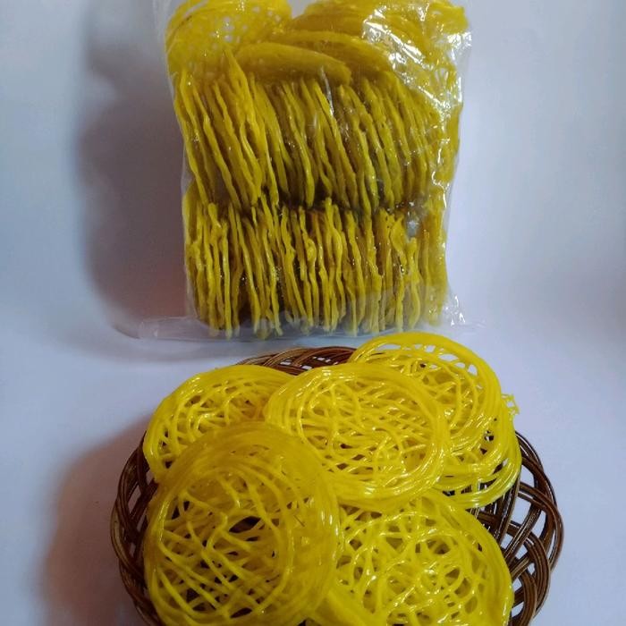 

Pilihan- Kerupuk Mie Kuning Mentah Ukuran Sedang 1Kg Krupuk - Snack Goreng Asin Pedas -