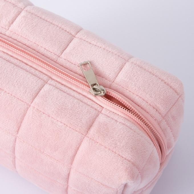 

Pouch Kosmetik Lucu Warna Macaroon Kotak Pensil Sleting Velvet Aesthetic Pastel Tempat Pensil Bulu