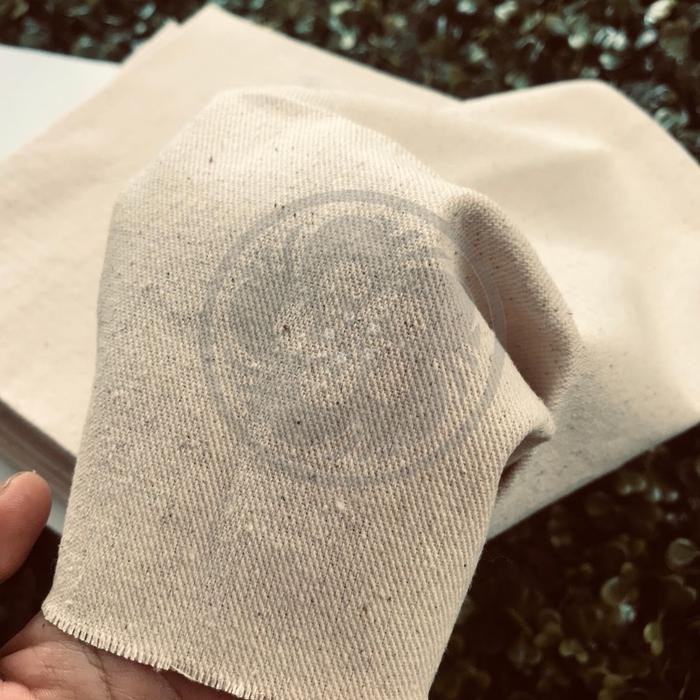 

KAIN KANVAS TWILL KATUN WARNA NATURAL KODE 879