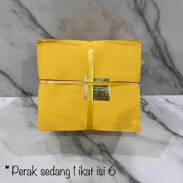 

kertas perak sedang sembhayang