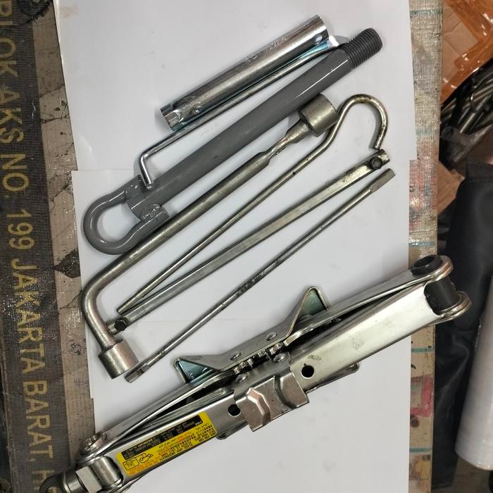 Dongkrak Mobil Honda Crv Brio/ Jazz Ori