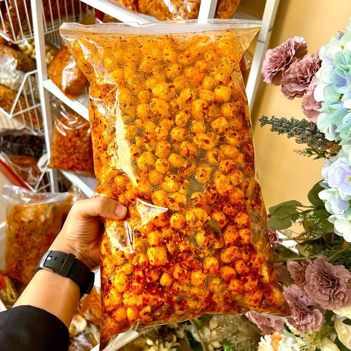 

Pilihan- Cimol Kering 1 Kg Bumbu Pedas Ekstra Daun Jeruk