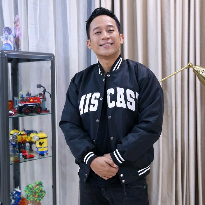 Pilihan- Miscast Varsity Jacket Vintage Thiago Black