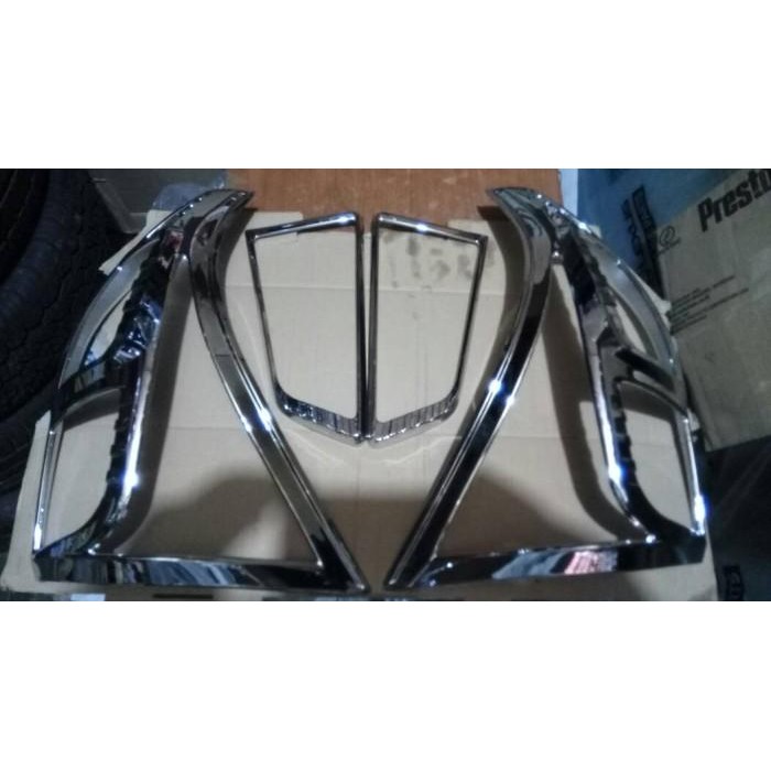Garnis List Lampu Belakang Chroom Avanza Xenia Grand.