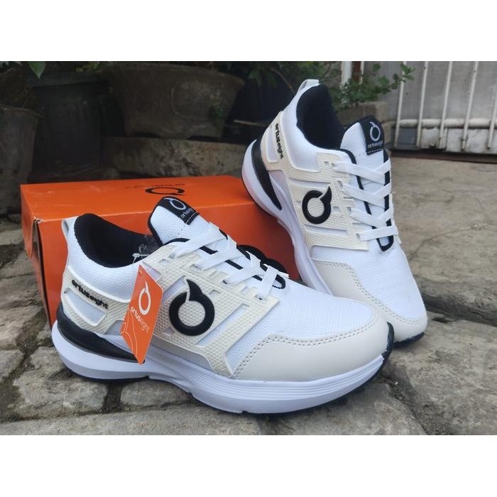 Lotto Shoe - Sepatu Sneakers Pria Wanita Putih Olahraga Sport Running Outdoor