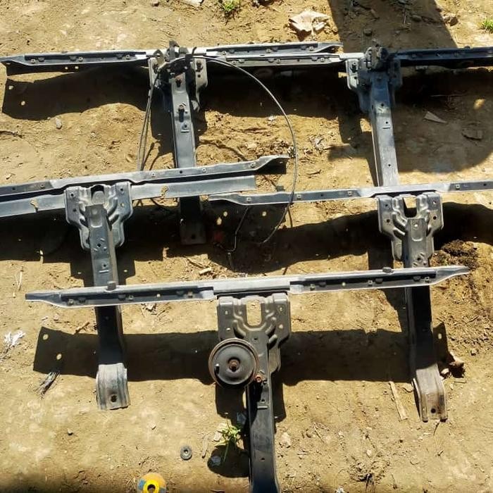bulhead Hyundai Trajet original