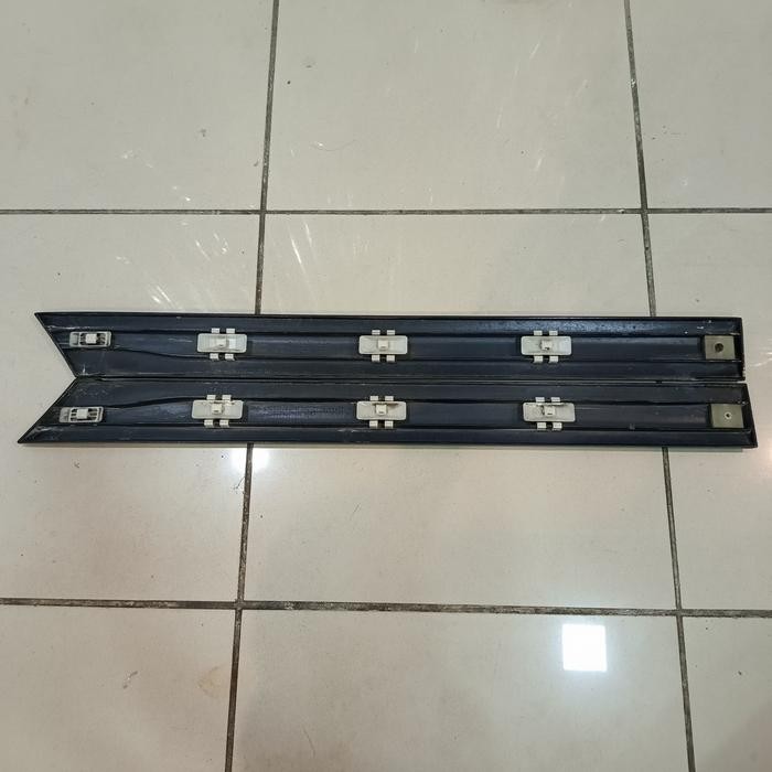 List Body Pintu Belakang Mercedes Benz W203 S203 A2036902962 A2036903062