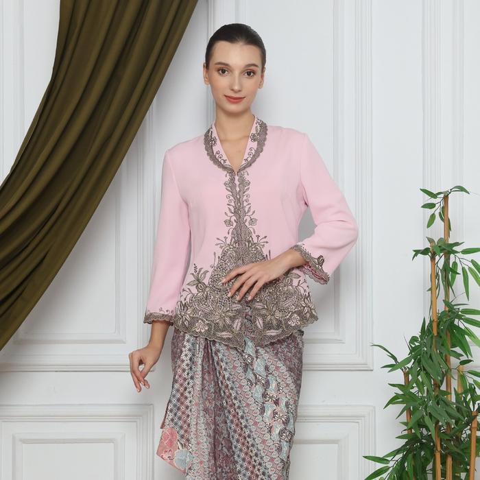Lyne Halim Pink Collar Embroidered Kebaya Blouse - Kebaya Wanita Bordir, BLO-3384 - 42
