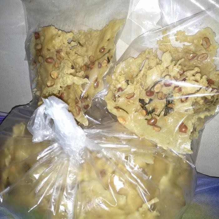 

REMPEYEK KACANG, KEDELAI BU SIS VARIAN TOPING 1/4 KG