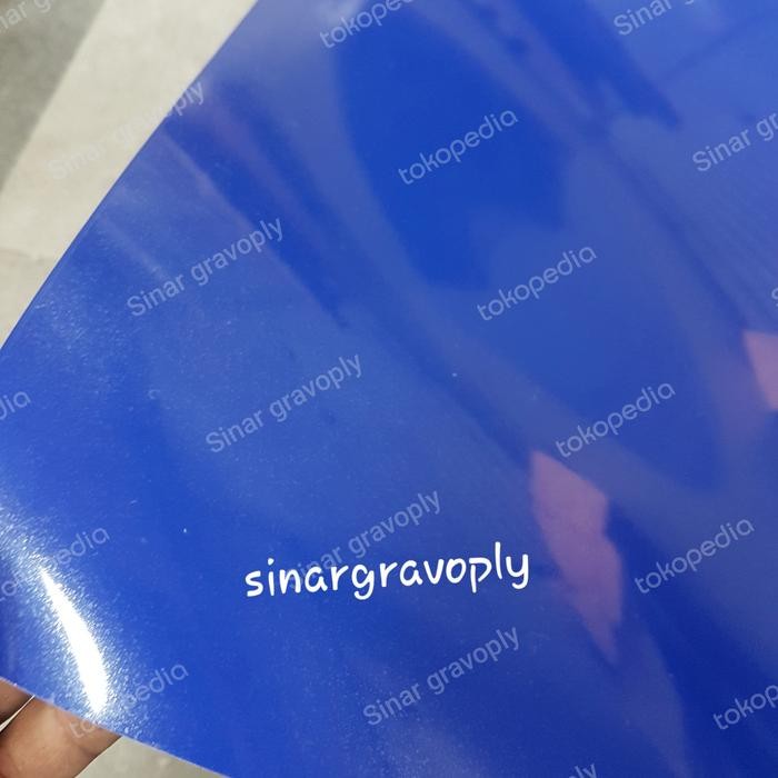 

GRAVOPLY BIRU TERANG TEKS PUTIH BAHAN GRAVIR DLL 120X60CM TEBAL 1.5ML
