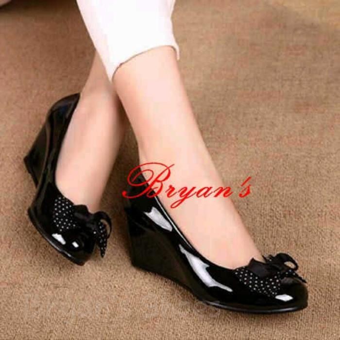 WEDGES HT 01 POLKADOT HITAM/ NETWORK HITAM